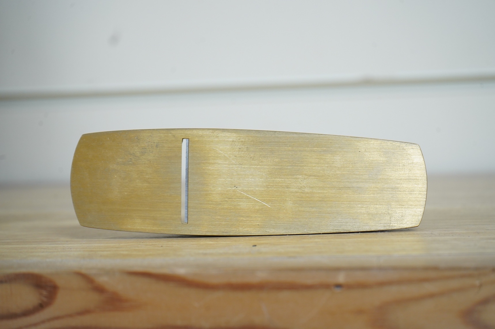 Two boxed Lie Nielsen Toolworks block planes; a bronze low angle block plane (L-N 102), together with a bronze standard block plane (L-N 103)